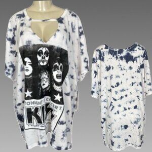 Vinyl Icons +3 Black Tie-Dye Choker V-Neck Kiss Band Graphic Short Sleeve Tee